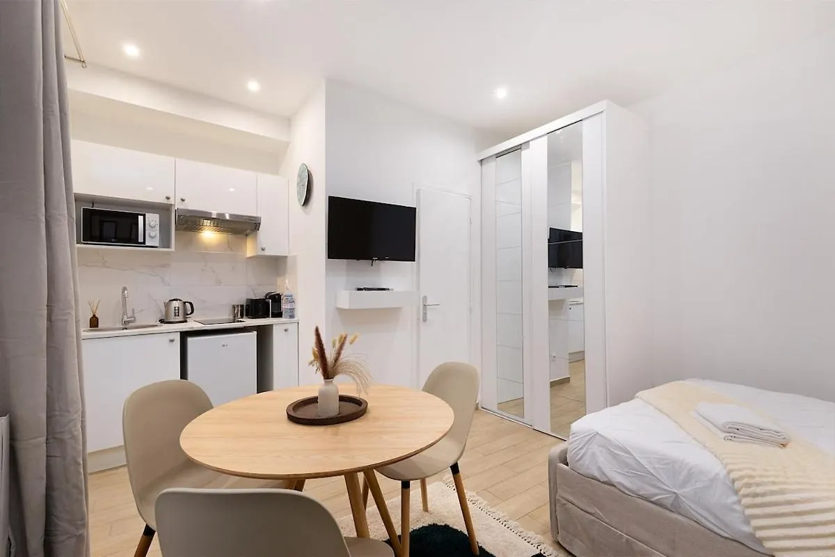Apartment Lasuite Montbrun Paris