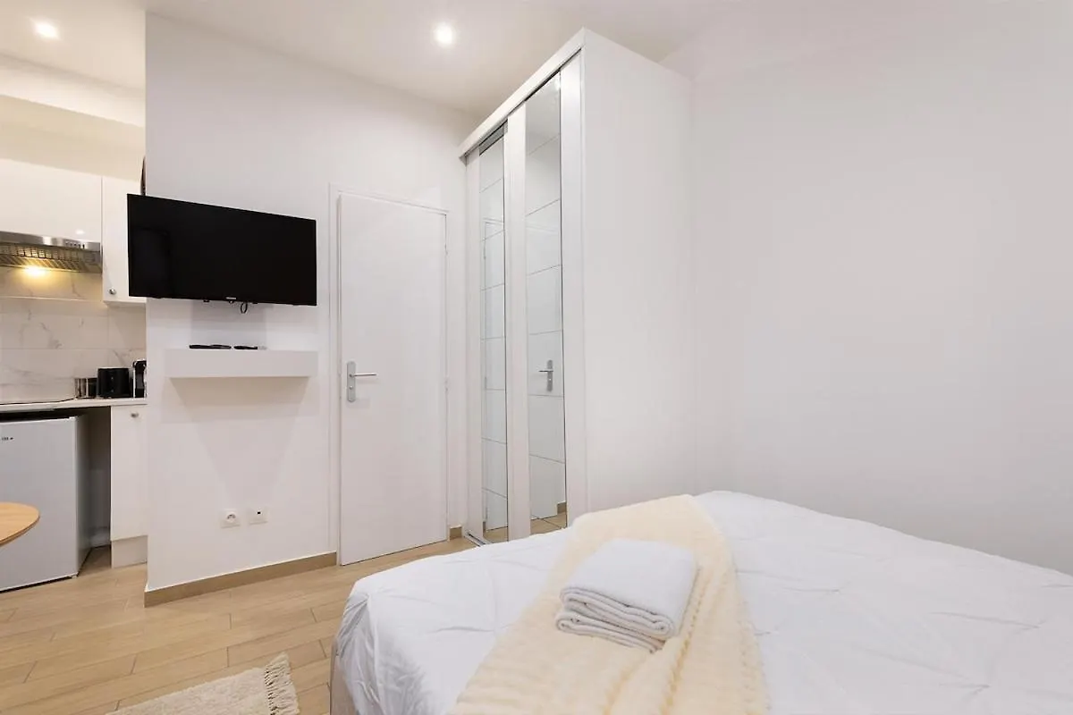 Lasuite Montbrun Paris France